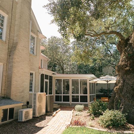 The Carriage House Inn Bed And Breakfast Southport Exterior photo