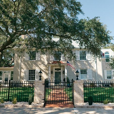 The Carriage House Inn Bed And Breakfast Southport Exterior photo