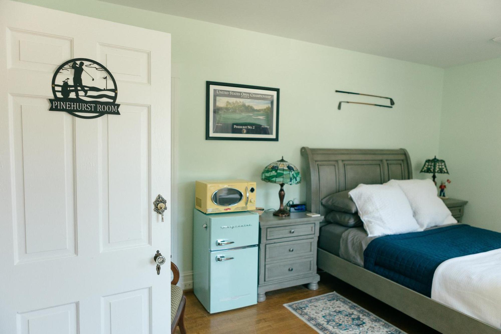 The Carriage House Inn Bed And Breakfast Southport Room photo