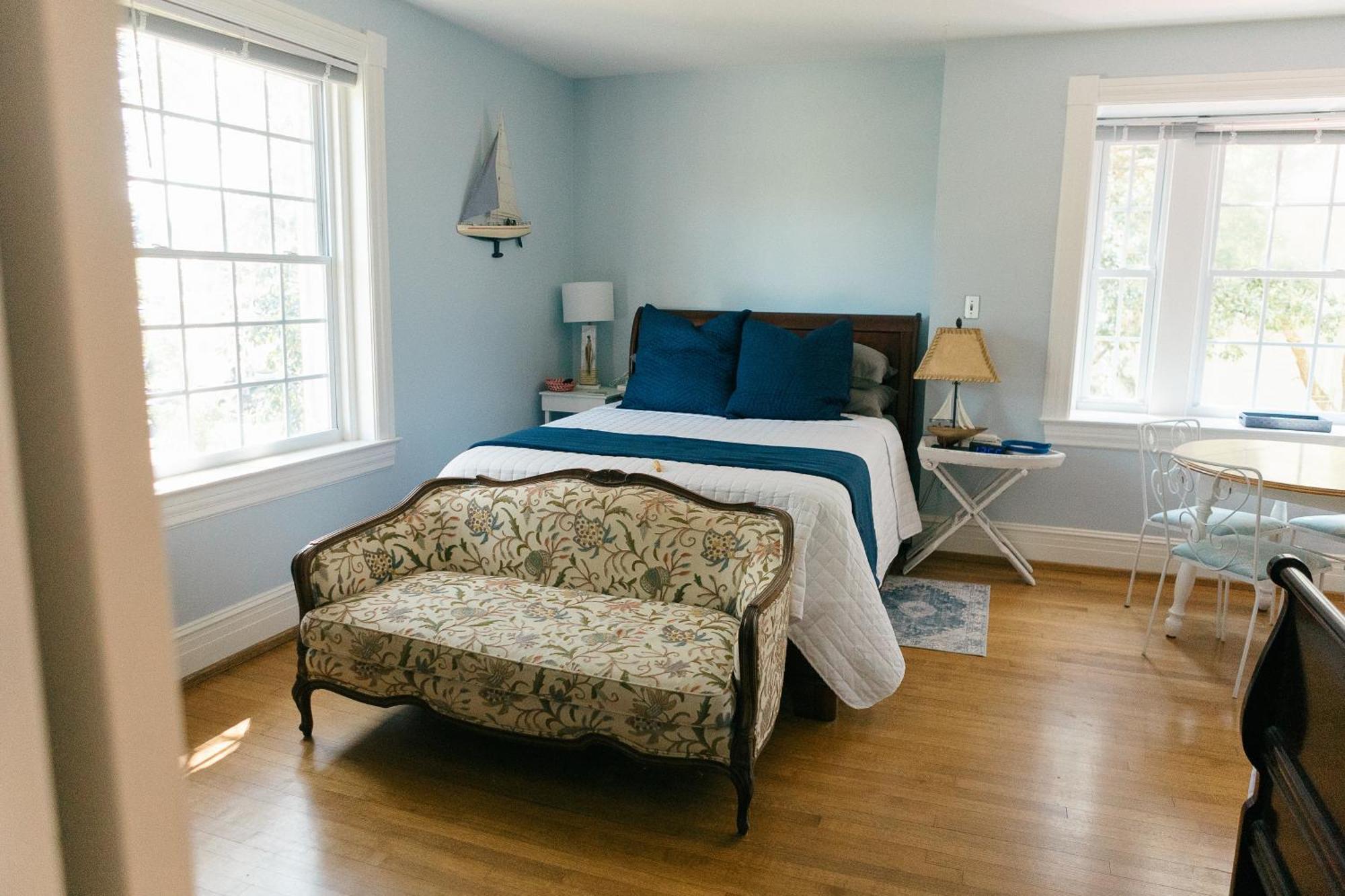 The Carriage House Inn Bed And Breakfast Southport Room photo