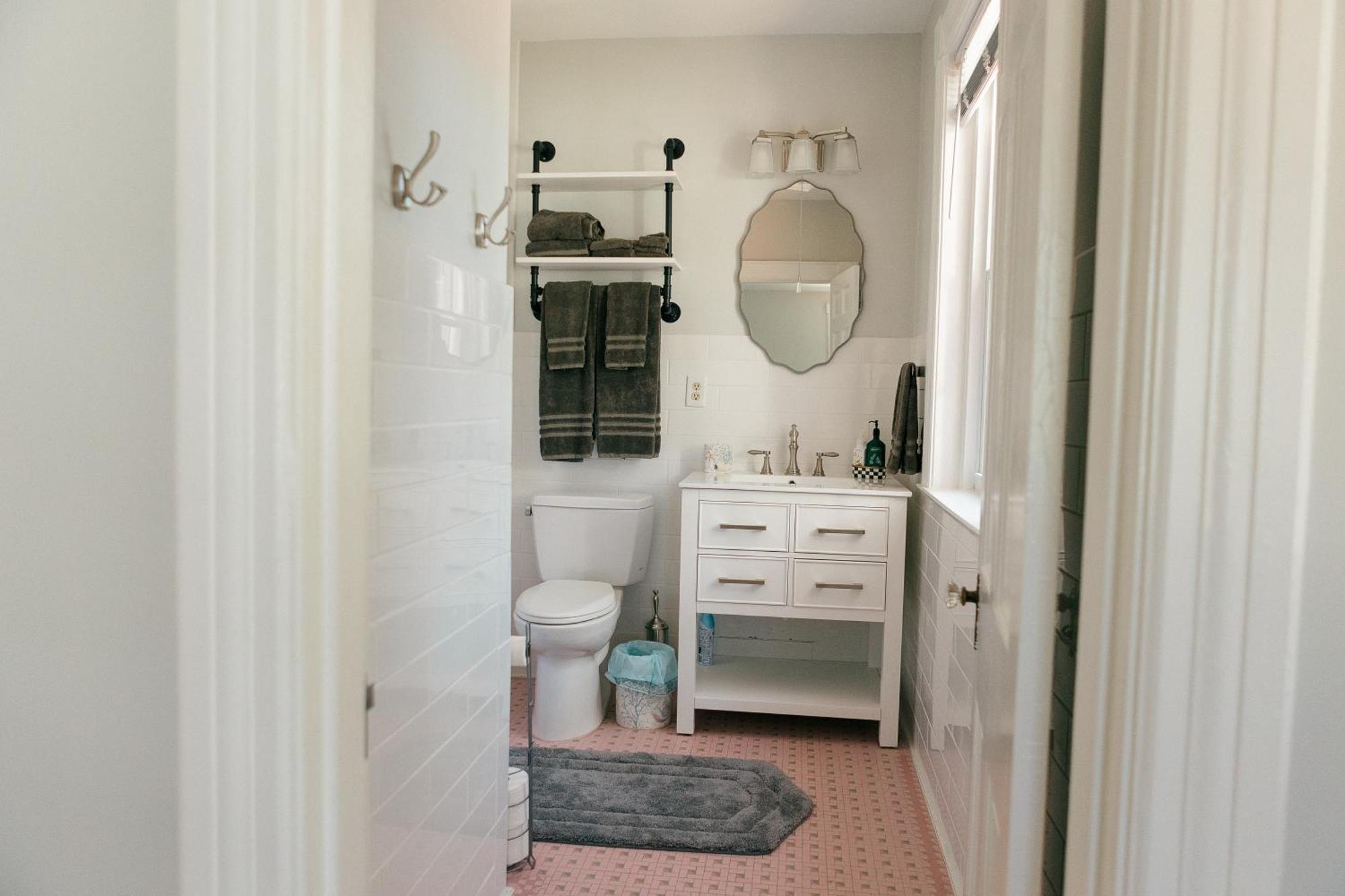The Carriage House Inn Bed And Breakfast Southport Room photo