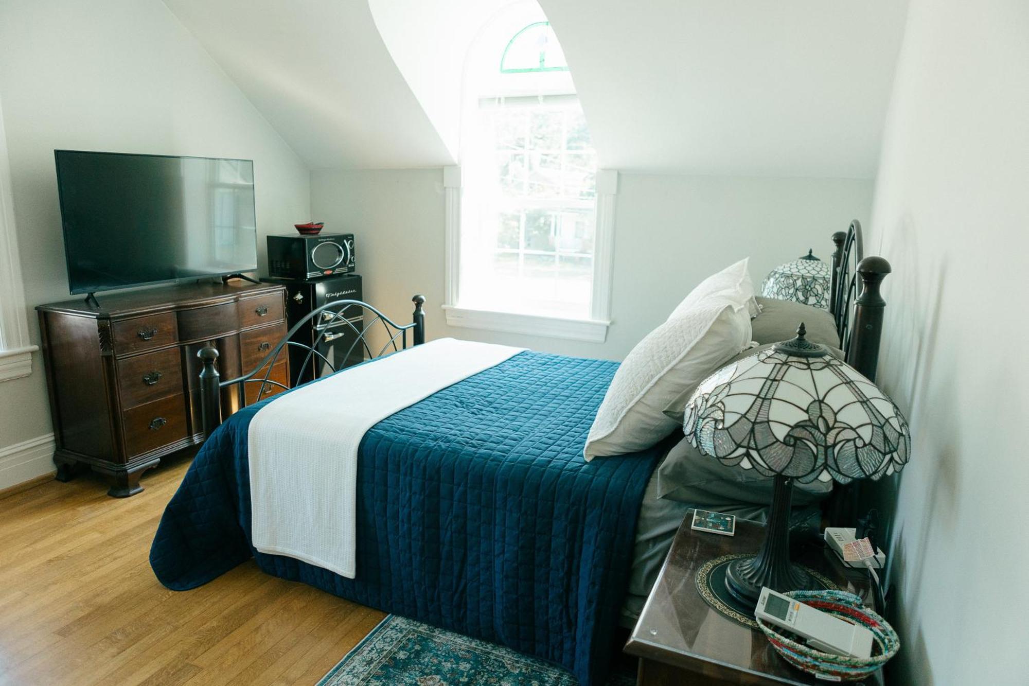 The Carriage House Inn Bed And Breakfast Southport Room photo