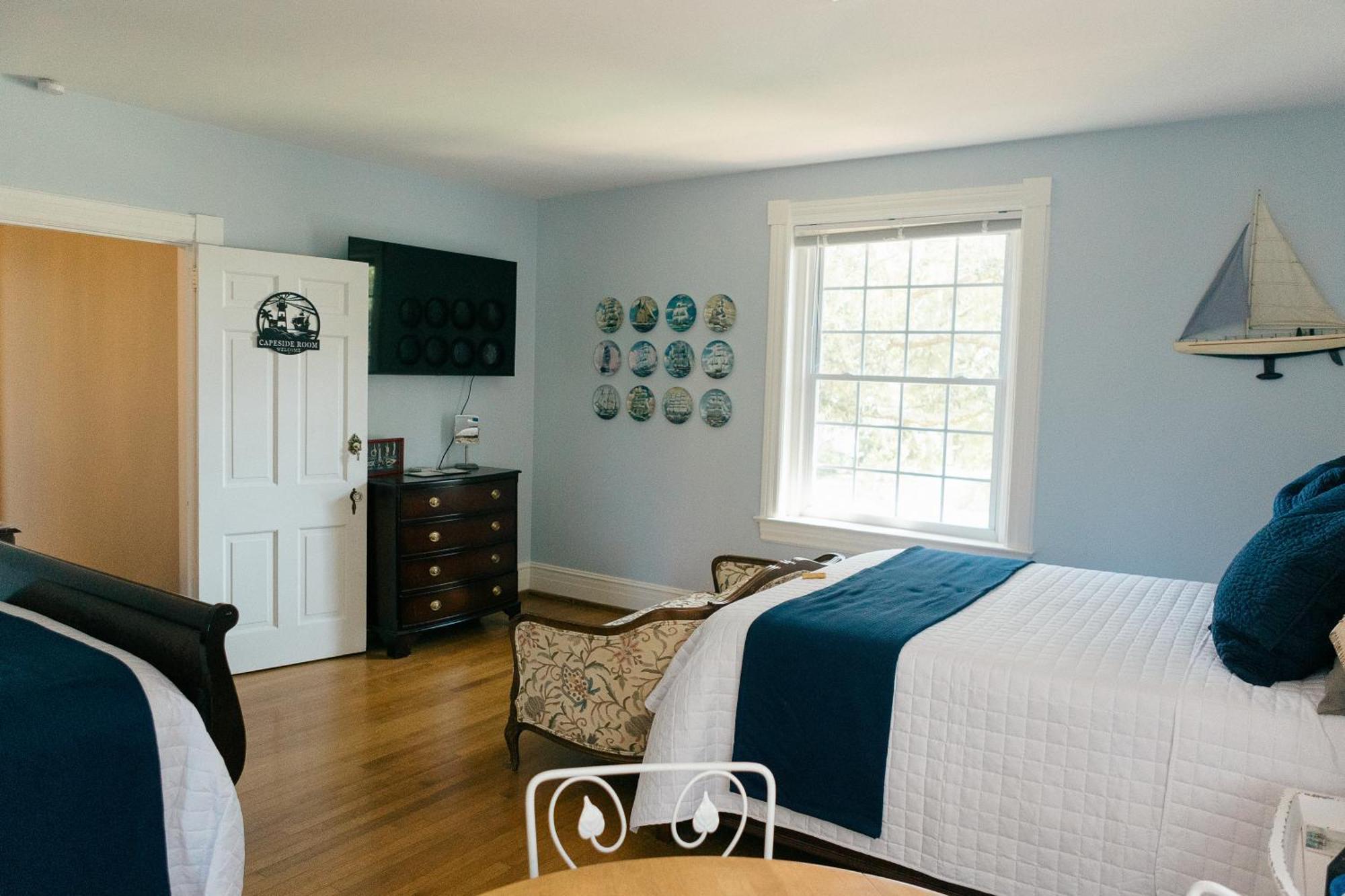 The Carriage House Inn Bed And Breakfast Southport Room photo