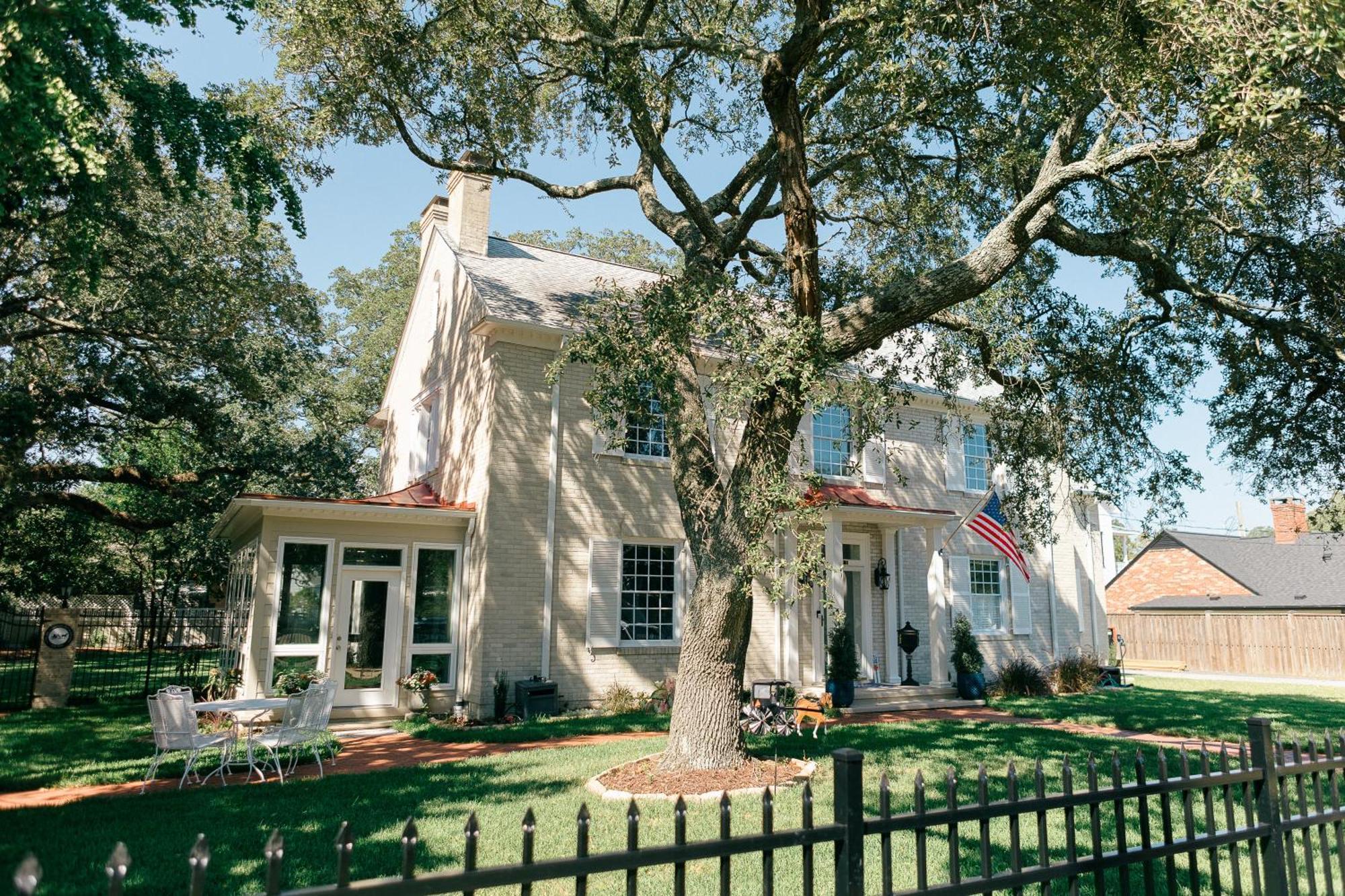 The Carriage House Inn Bed And Breakfast Southport Exterior photo